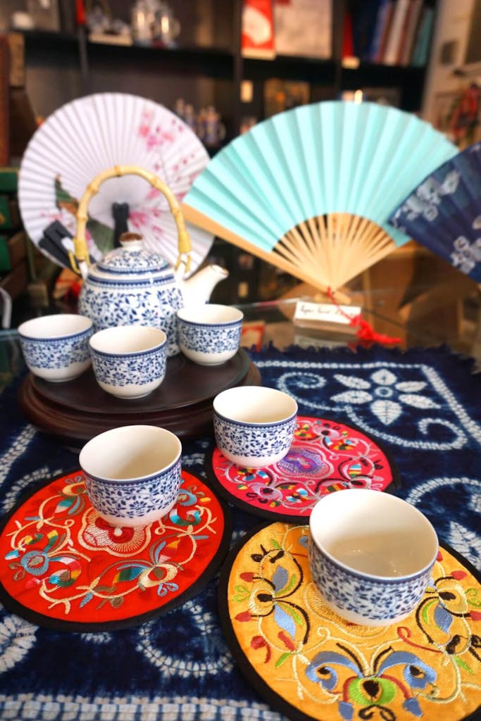 Fans and teacups
